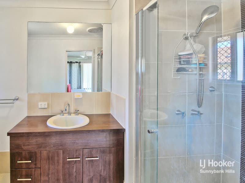 Real Estate Algester 0400