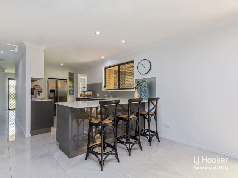 Real Estate Algester 0205