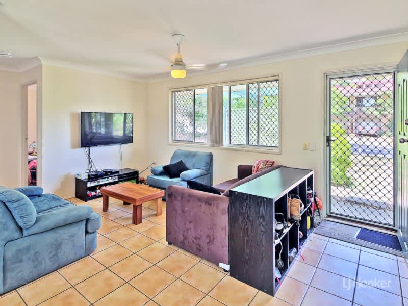 Real Estate Algester 0356